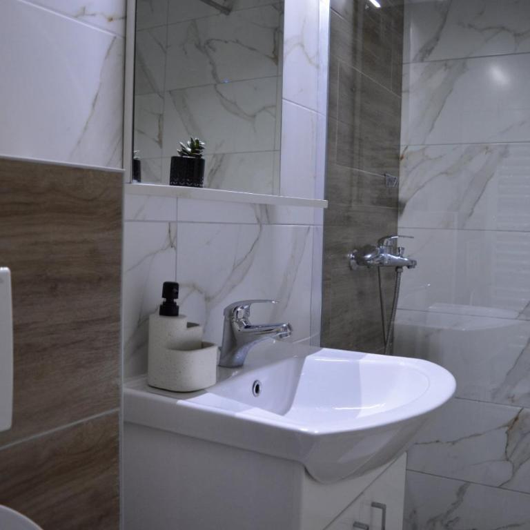 Apartman Boutique - One-Bedroom Apartment - 13