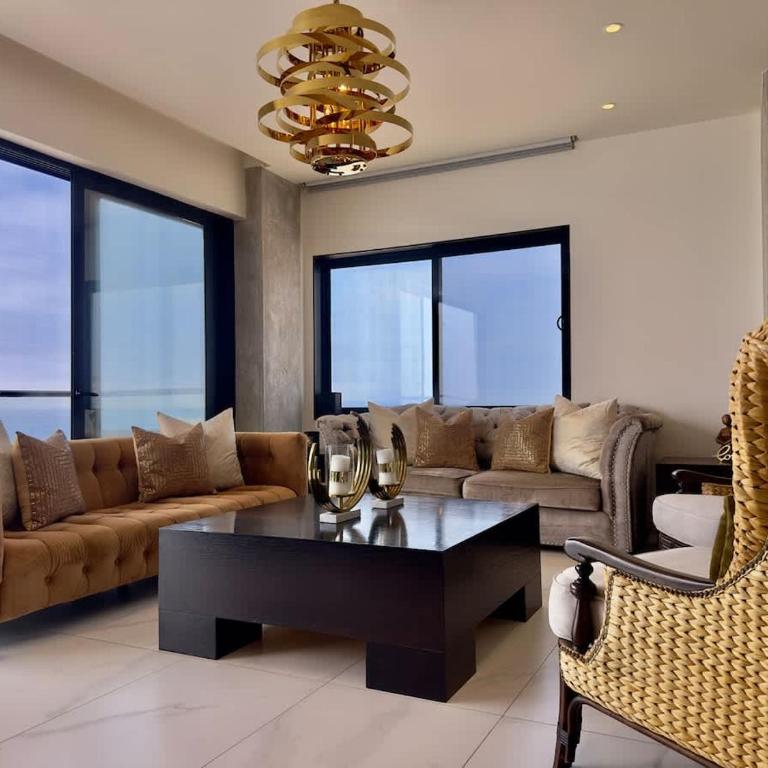 Luxury Beachfront Condo 3BR 3BA with stunning views - Apartment - 10