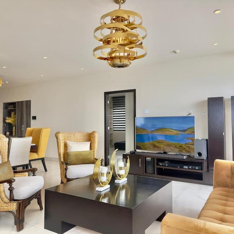 Luxury Beachfront Condo 3BR 3BA with stunning views - Apartment - 30