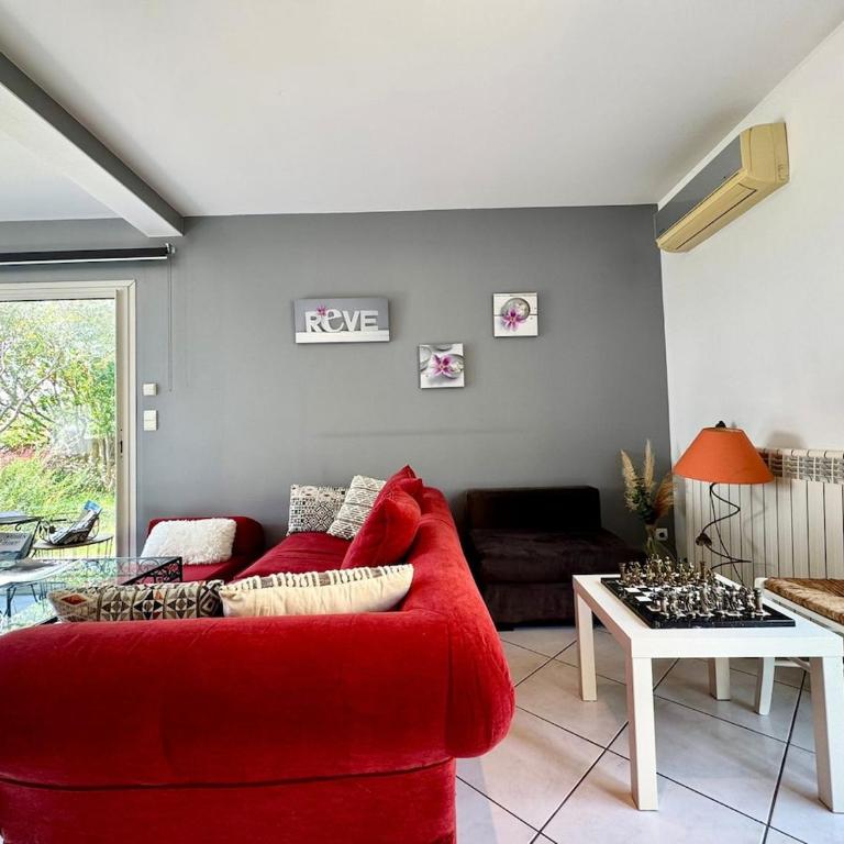 Maison Occitane avec Piscine - Villa 3 Chambres - 17