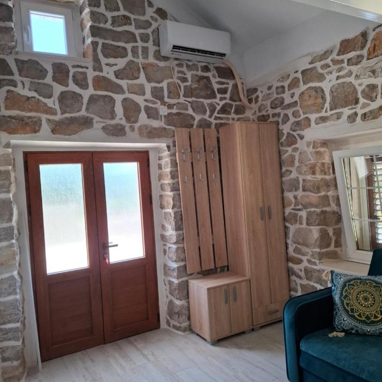 Gallery Stone House - One-Bedroom Apartment - 10