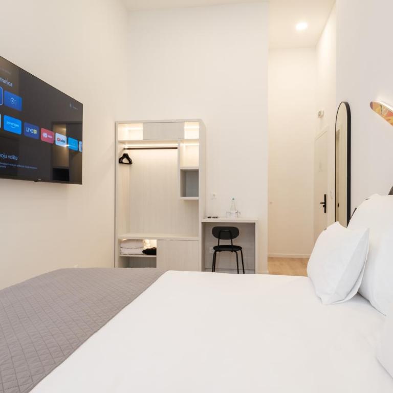 Hotel Eleven - Dvokrevetna Soba sa Bračnim Krevetom - 9