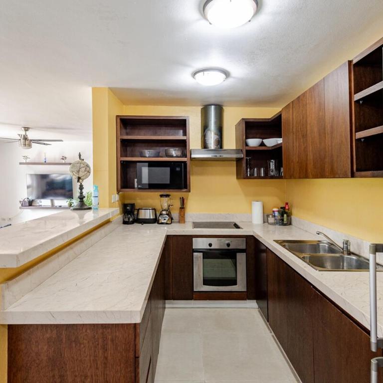 Apartment 5 min walking to the beach at Paraíso - Two-Bedroom Apartment with Terrace - 12