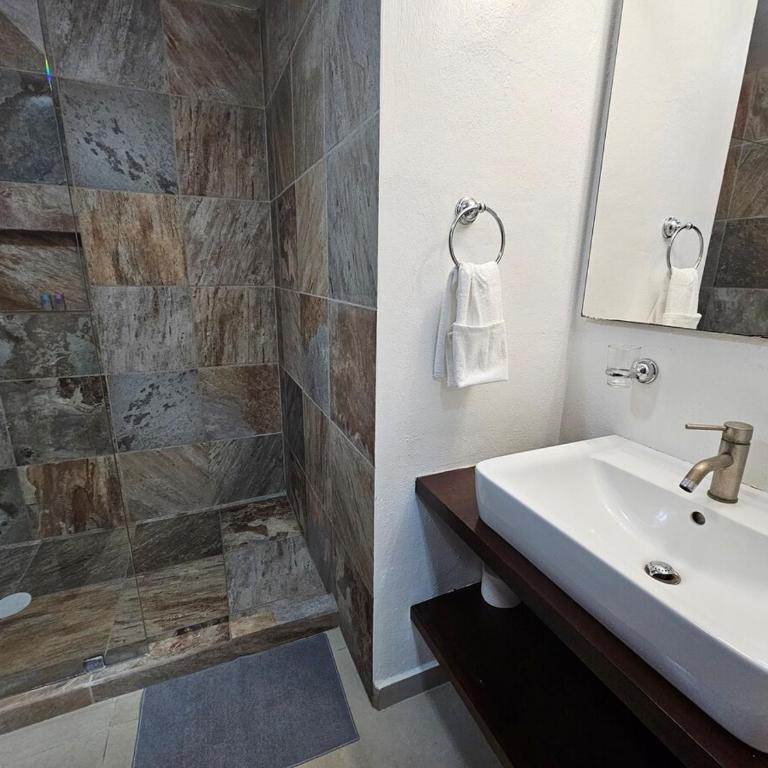 Apartment 5 min walking to the beach at Paraíso - Two-Bedroom Apartment with Terrace - 19