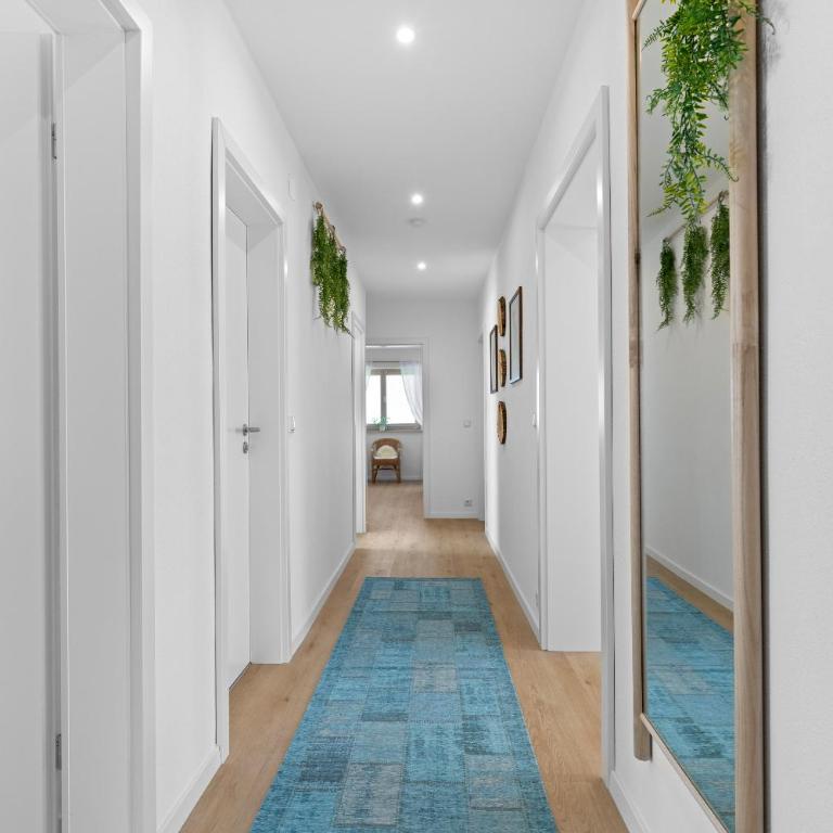 ALPENglück - Stylisches Dachgeschoss-Apartment mit Bergblick, großer Balkon & 3 Schlafzimmern - Apartment mit 3 Schlafzimmern - 13