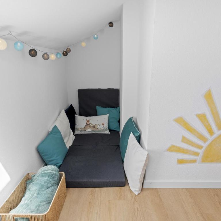 ALPENglück - Stylisches Dachgeschoss-Apartment mit Bergblick, großer Balkon & 3 Schlafzimmern - Apartment mit 3 Schlafzimmern - 17