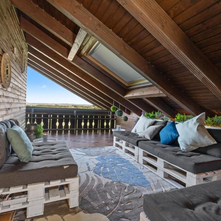 ALPENglück - Stylisches Dachgeschoss-Apartment mit Bergblick, großer Balkon & 3 Schlafzimmern - Apartment mit 3 Schlafzimmern - 35