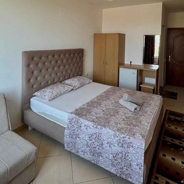 Cobi Apartments - Long Beach - Double Room with Extra Bed - 4