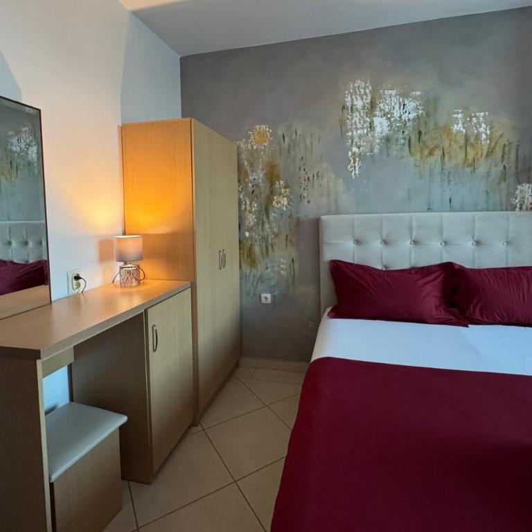 Cobi Apartments - Long Beach - Two-Bedroom Apartment with Balcony - 7