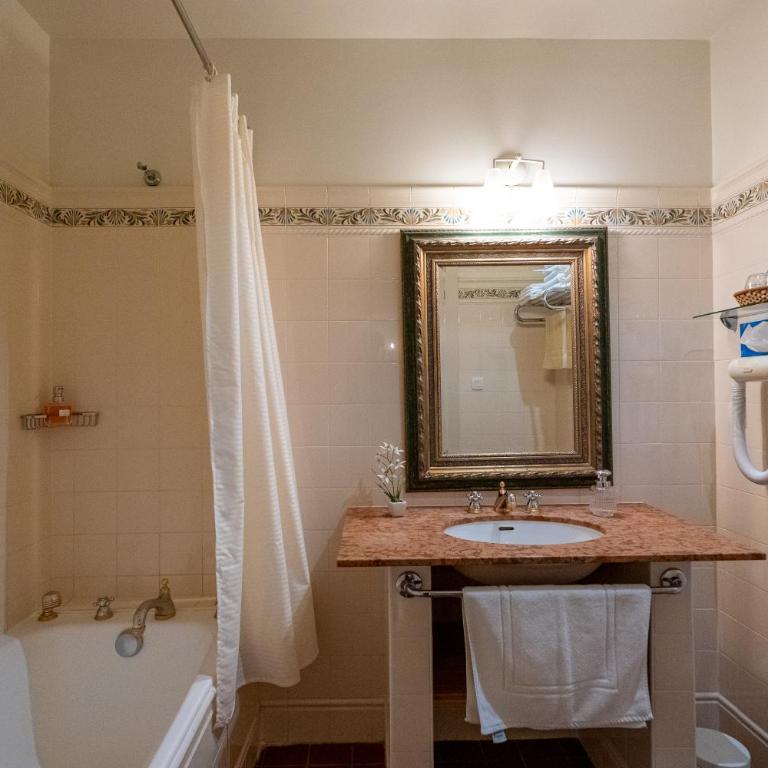 Chateau De Picomtal - Suite Familiale - 5