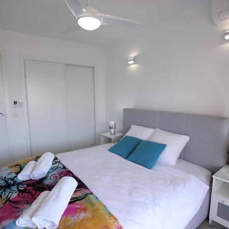 El Palmeral, Sea view, wifi, pool seasonal 15june-15sept - One-Bedroom Apartment - 12