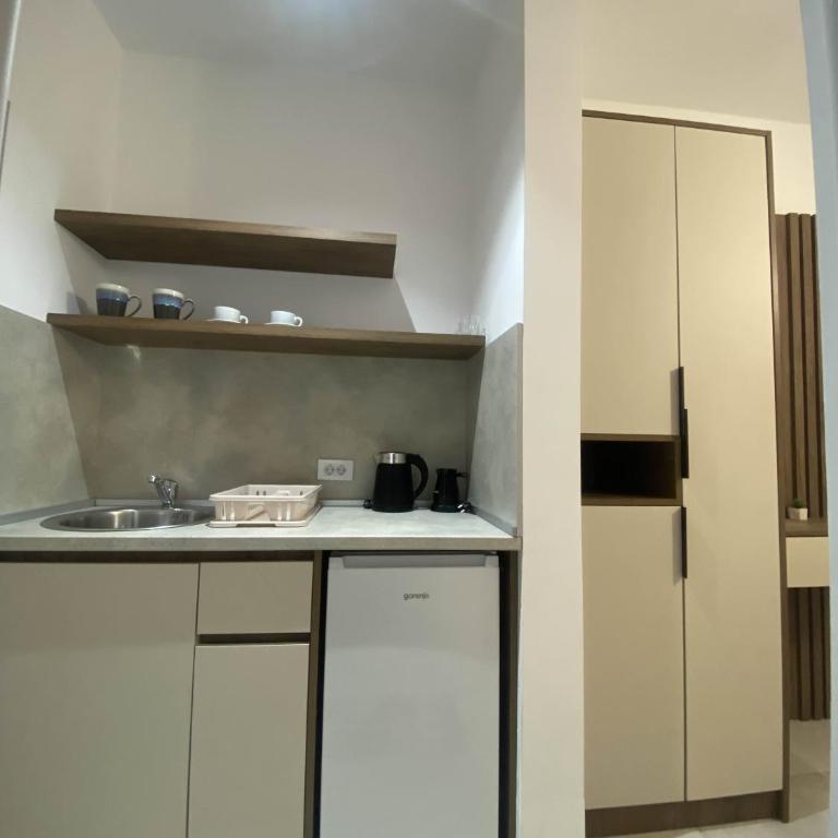 Casa Gazi - Deluks Dvokrevetna Soba sa Bračnim Krevetom - 5