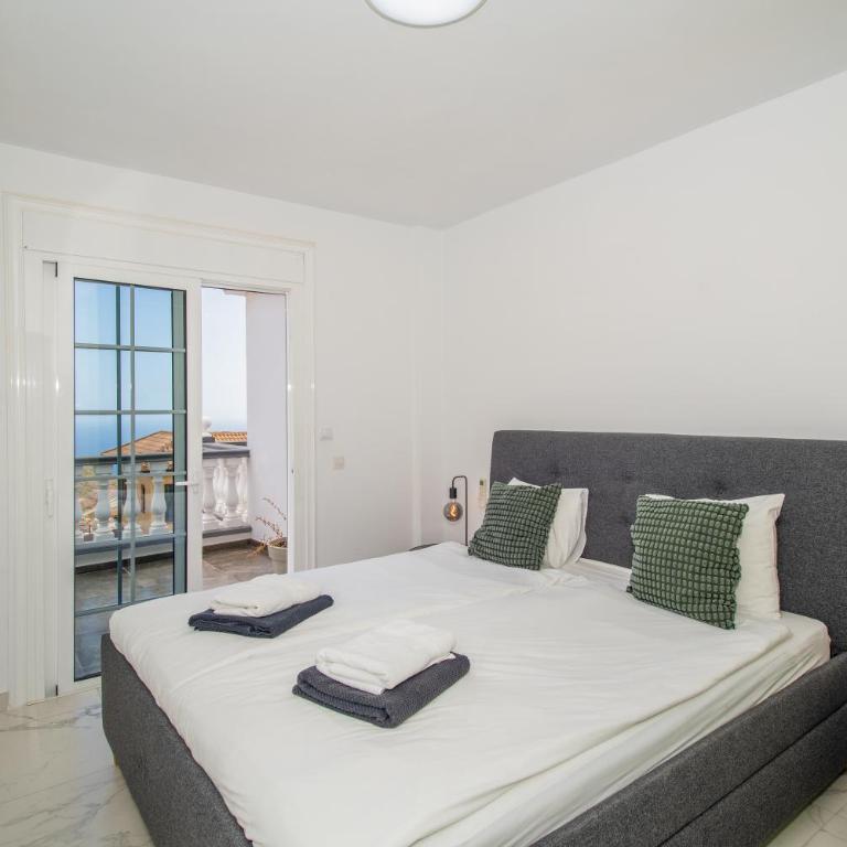 Villa Zion Tenerife with Heated Pool - Villa - 9
