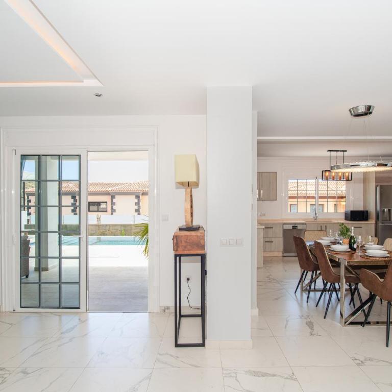 Villa Zion Tenerife with Heated Pool - Villa - 35