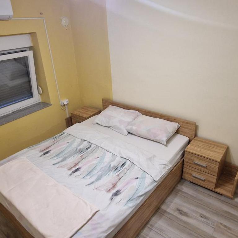 M&T Rooms - Double Room with Shared Bathroom - 5