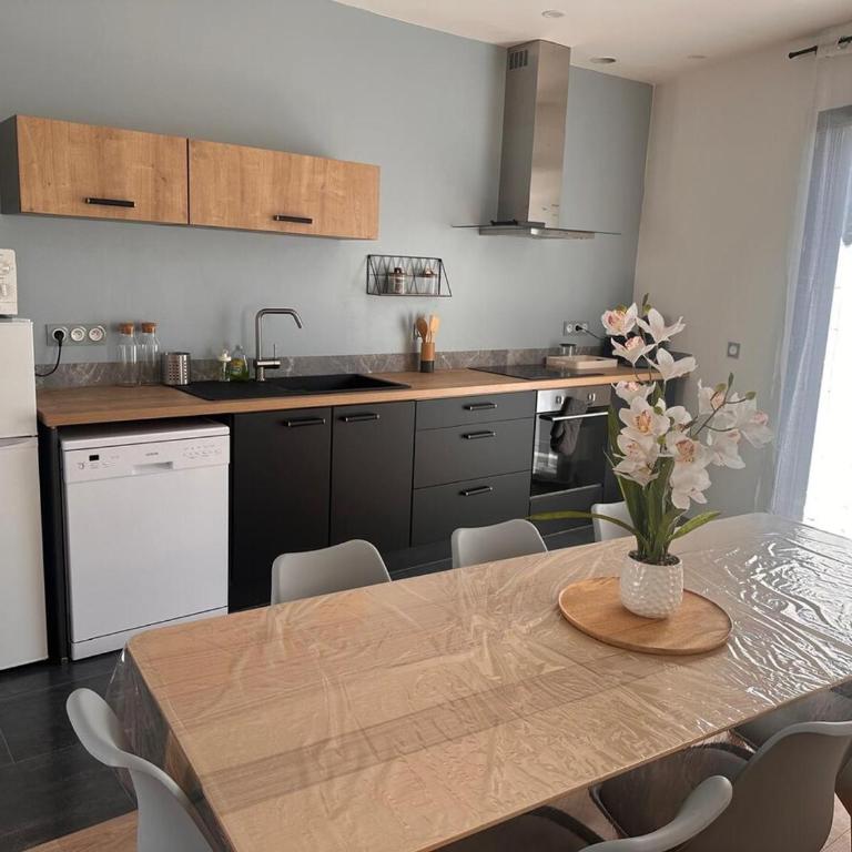 Aquero Lourdes T4 - Three-Bedroom Apartment - 14