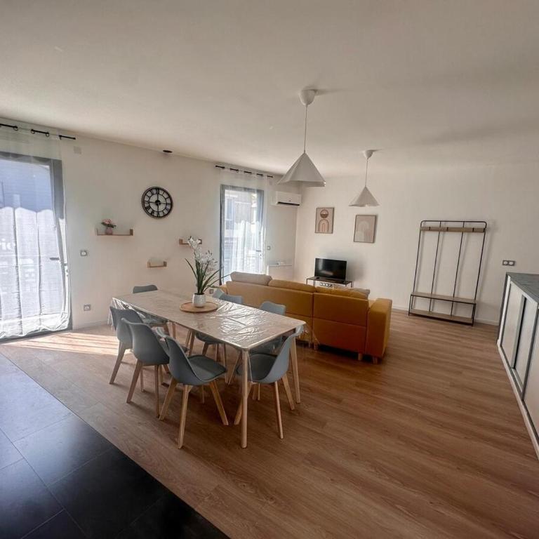 Aquero Lourdes T4 - Three-Bedroom Apartment - 16