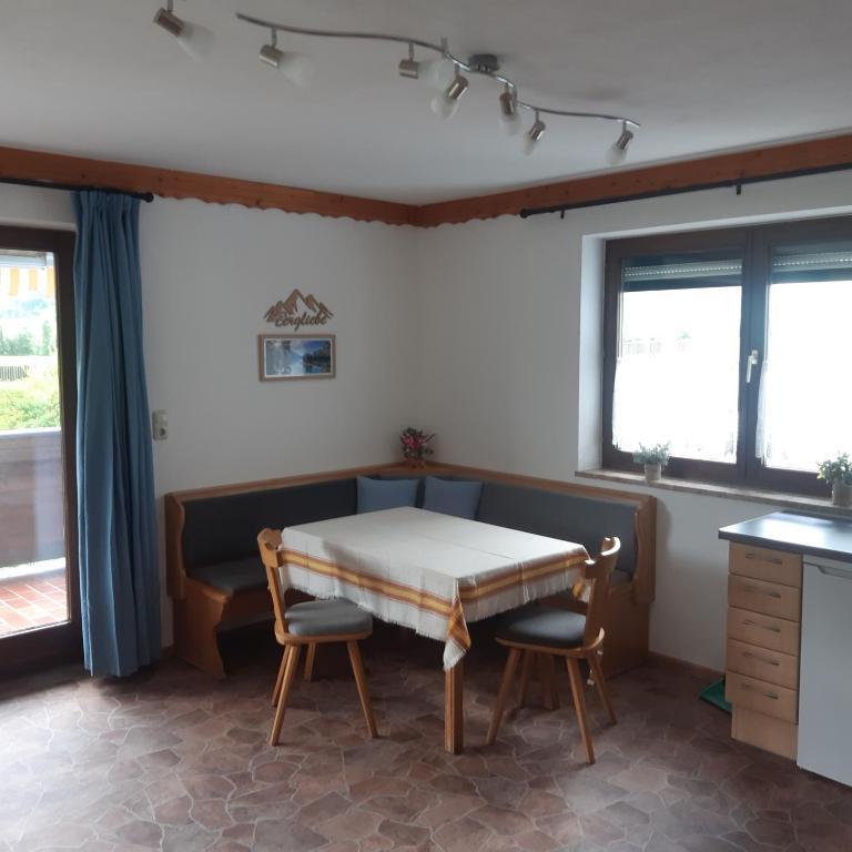 Chalet Anna Appartment - Two-Bedroom Apartment with Balcony and Terrace - 33