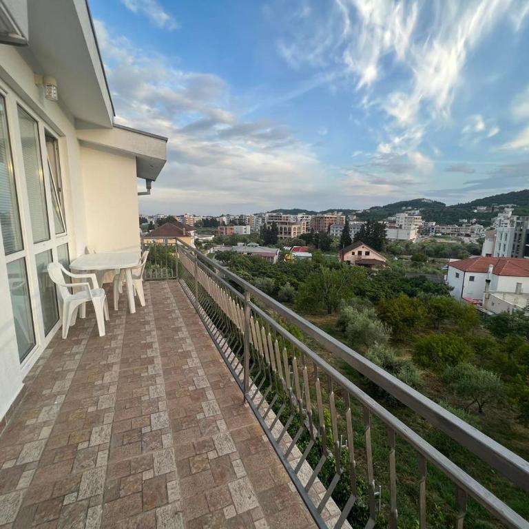 Kasneci Apartments - Apartment with City View - 8