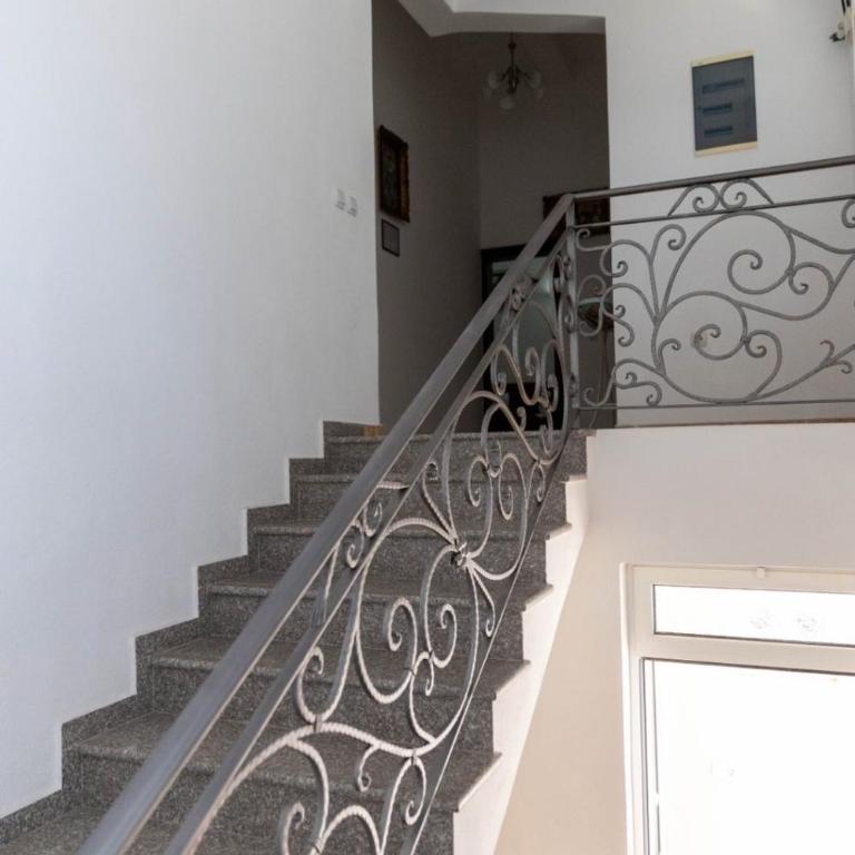 Kasneci Apartments - Apartment with City View - 7