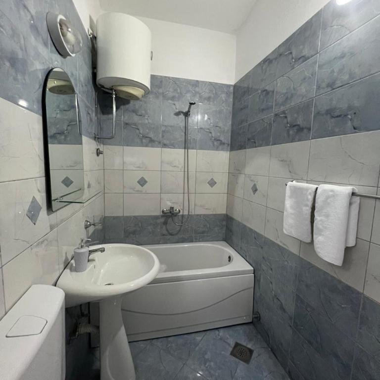 Kasneci Apartments - Apartment with City View - 2