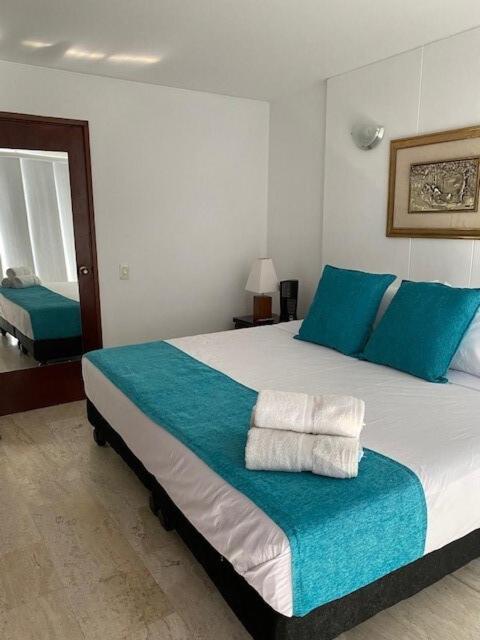 Beautiful Duplex Apartment in Cali - Three-Bedroom Apartment - 43