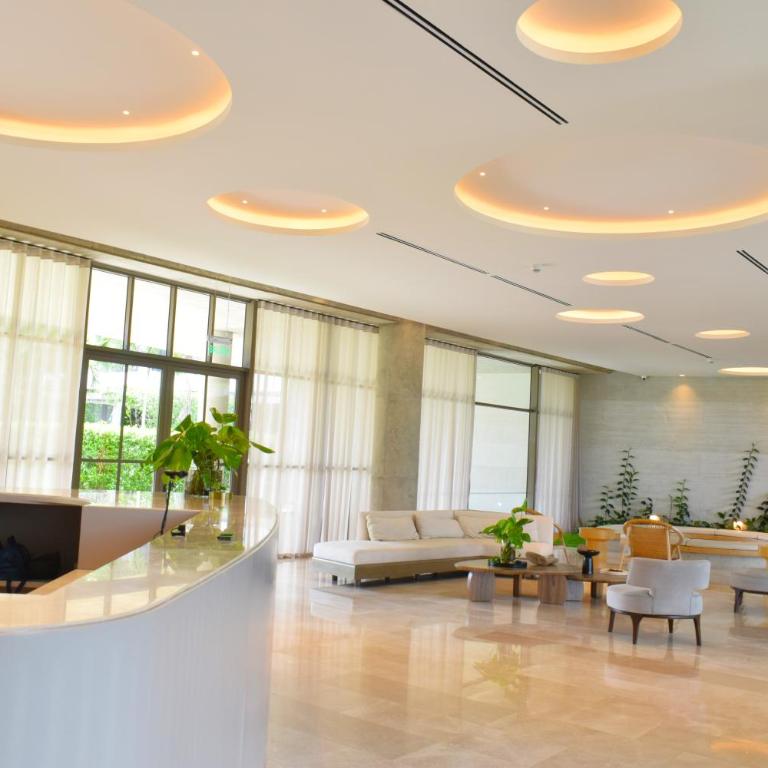 Luxury 2-Bedroom Apartment with Breathtaking Ocean Views - Two-Bedroom Apartment - 33