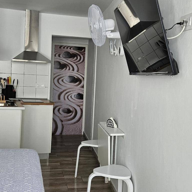 El Caramelito 2 Estudio con cama abatible - One-Bedroom Apartment - 68