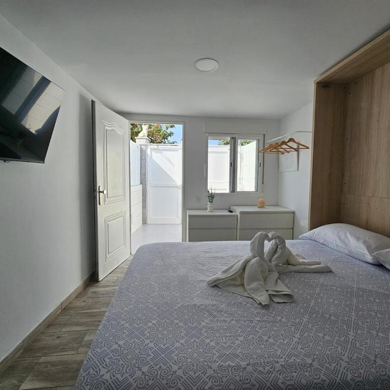 El Caramelito 2 Estudio con cama abatible - One-Bedroom Apartment - 70