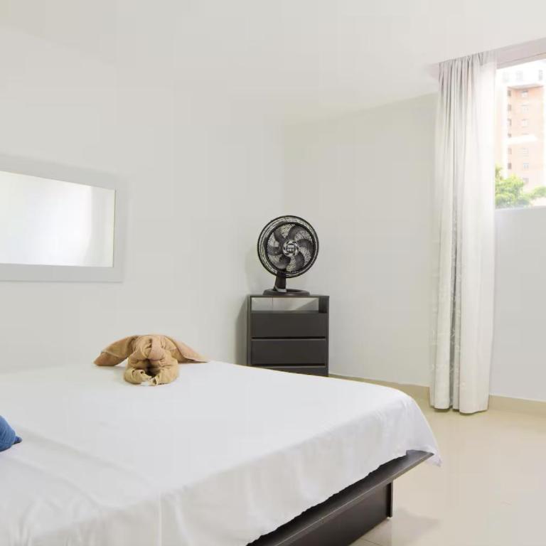 5 bedroom, with Arcade machine and foosball, 1 block from Lleras park P3 - Apartment - 17