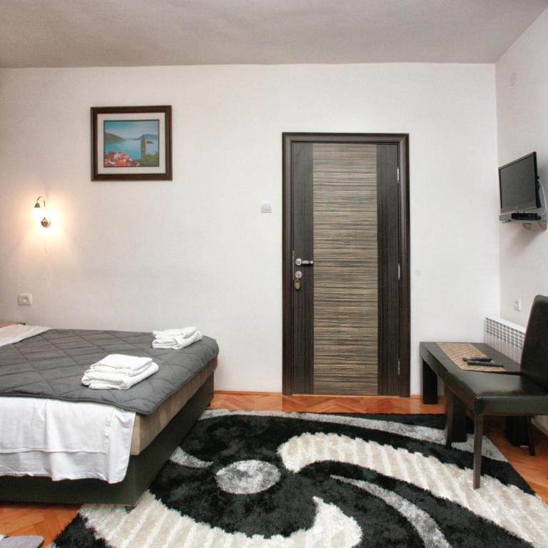 Apartments Obala - Katić - Studio with Balcony and Sea View (2 Adults) - 1