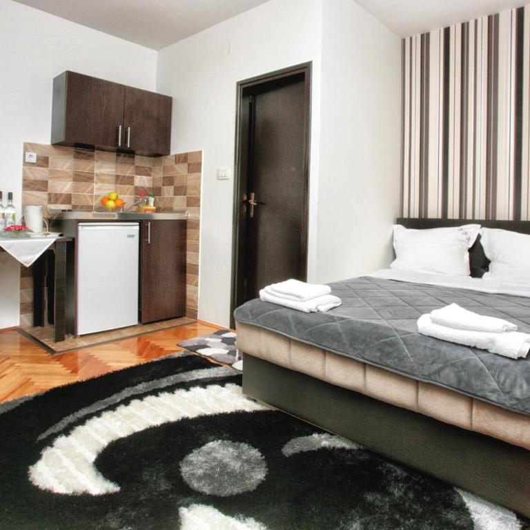 Apartments Obala - Katić - Studio with Balcony and Sea View (2 Adults) - 2