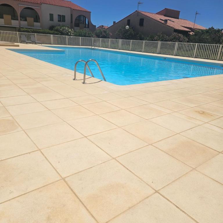 Le Nautica Terrasse 2 Pers Piscine - Apartment mit 1 Schlafzimmer - 1