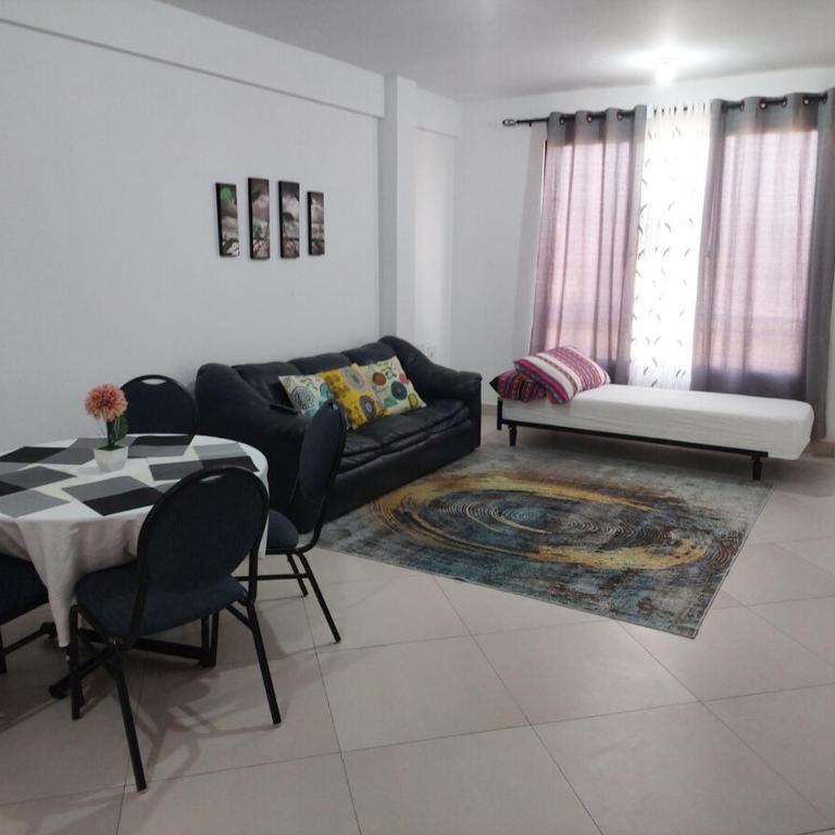 Hermoso y cómodo departamento de 2 habitaciones, sala de estar, cocina y 2 baños - Apartamento de 3 dormitorios - 1