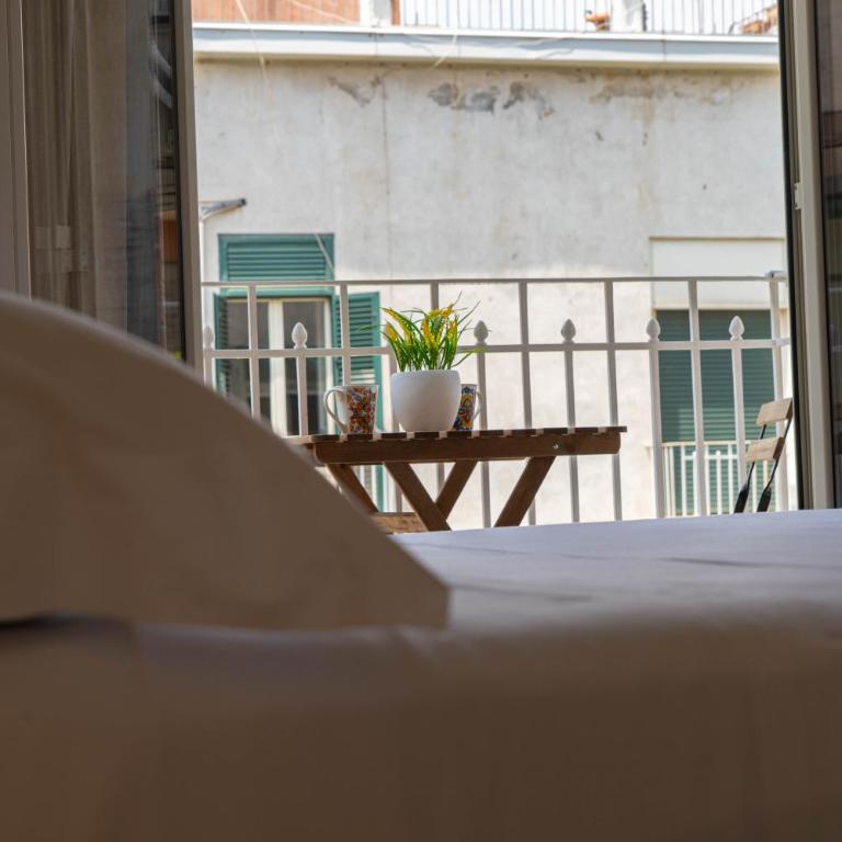 Domus Lavica by Sicily in Home - Double Room with Private Bathroom - 1