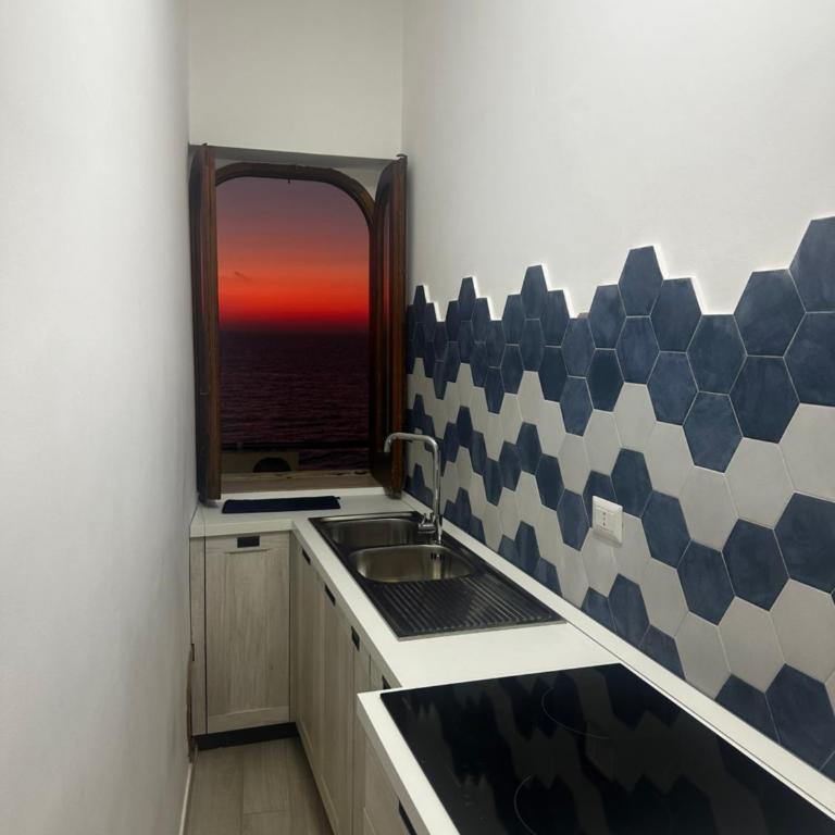 La finestra di Anna sul mare - Appartamento con 2 Camere da Letto - 4