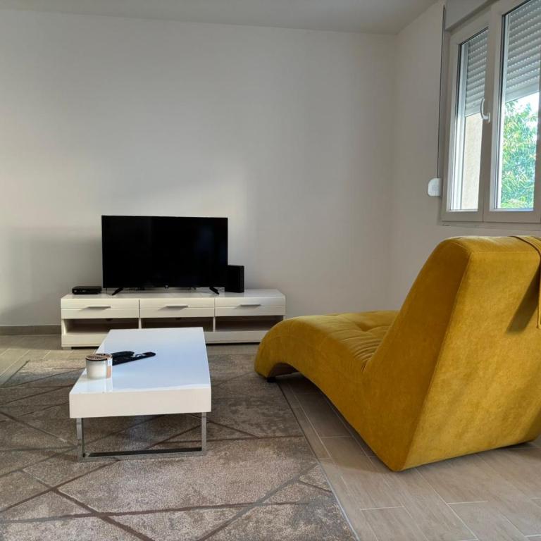 Zemun ES stan na dan - One-Bedroom Apartment - 7