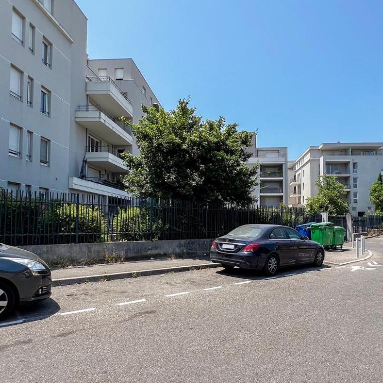 AC - Garage available - Secure residence - Appartement 1 Chambre avec Balcon - 2