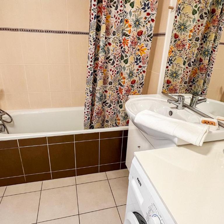 AC - Garage available - Secure residence - Appartement 1 Chambre avec Balcon - 20