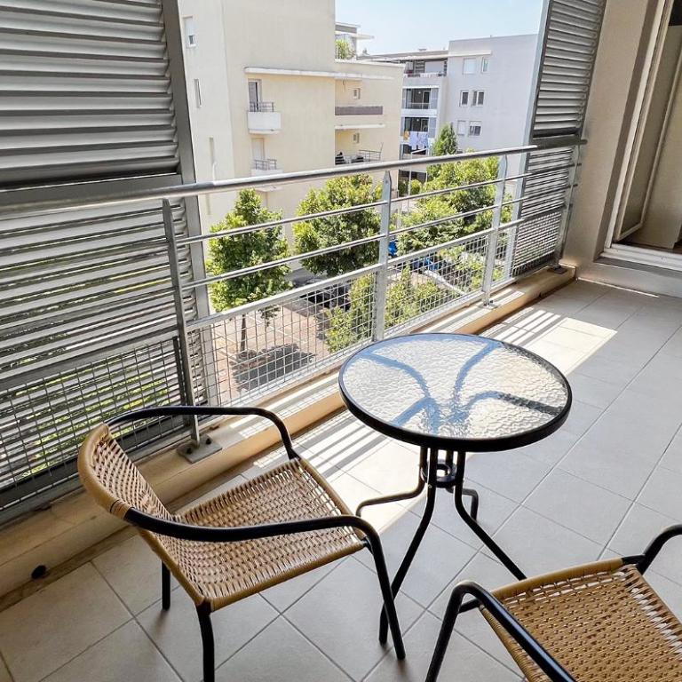 AC - Garage available - Secure residence - Appartement 1 Chambre avec Balcon - 4