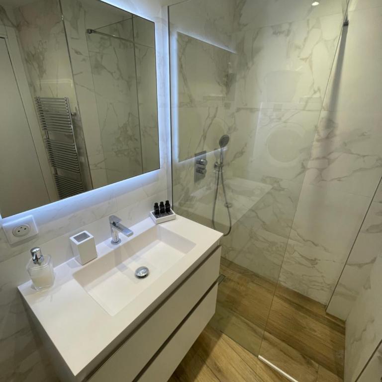 2 pièces vue sur le Suquet - Apartment mit 1 Schlafzimmer - 9