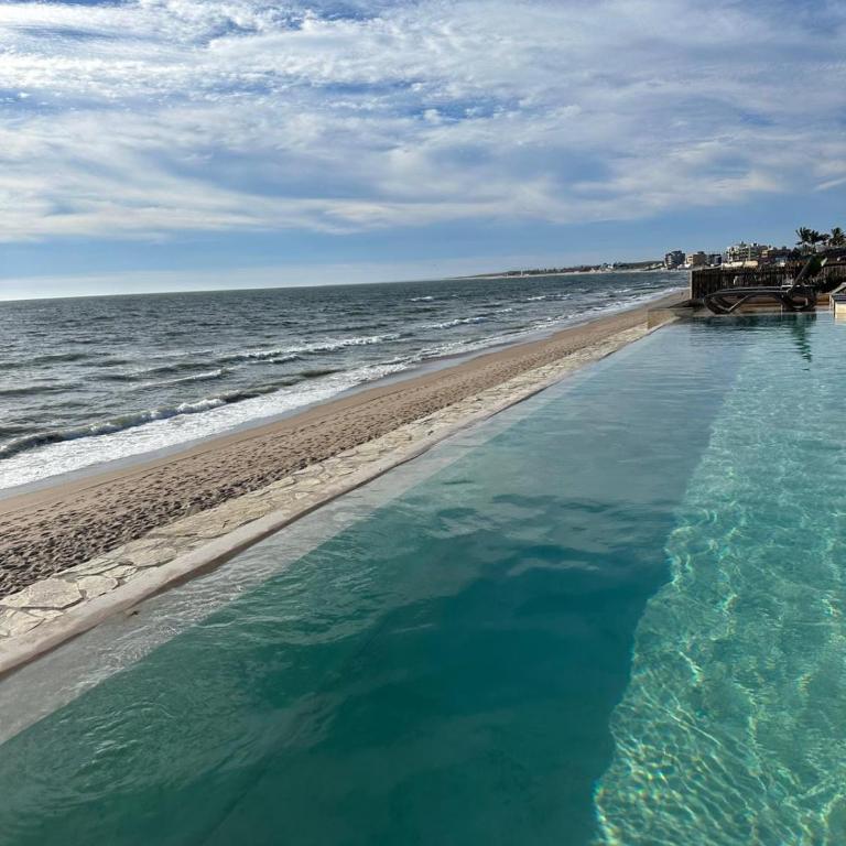 New beachfront apartment! - Two-Bedroom Apartment - 7