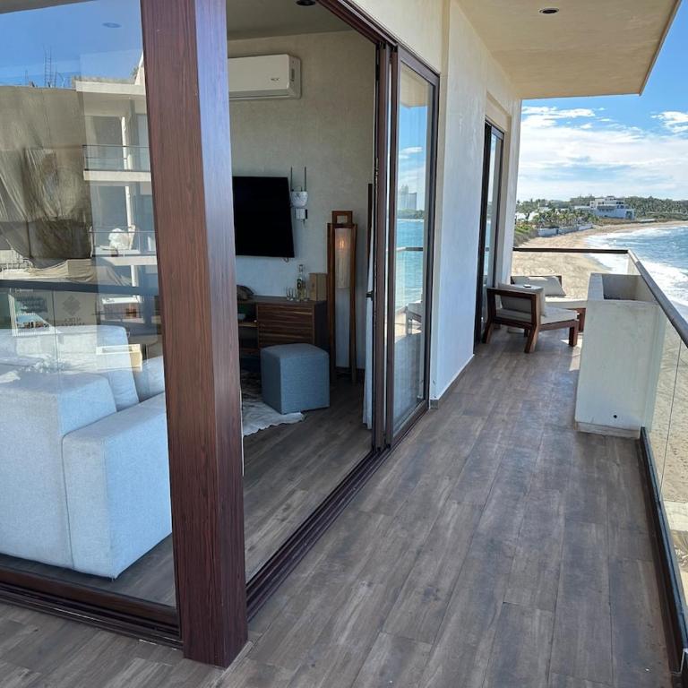 New beachfront apartment! - Two-Bedroom Apartment - 10