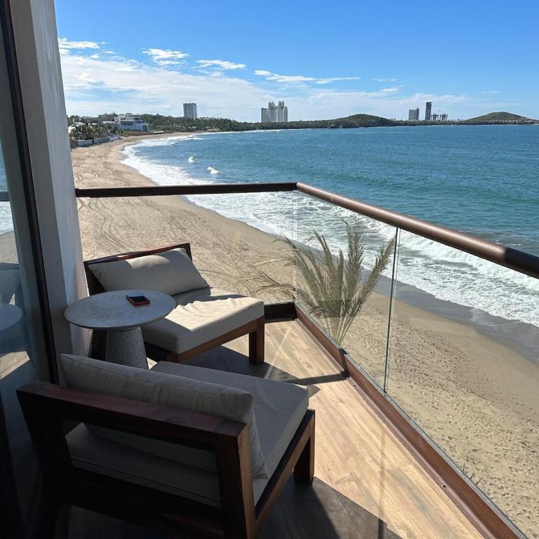 New beachfront apartment! - Two-Bedroom Apartment - 18