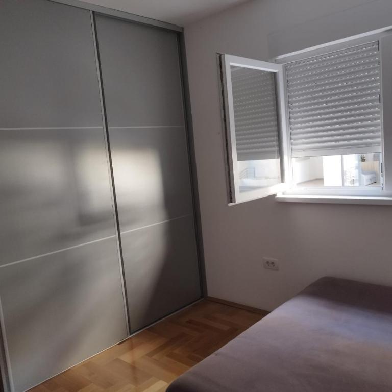 Udoban,luksuzno opremljen stan u Budvi - Apartman sa 2 Spavaće Sobe - 4