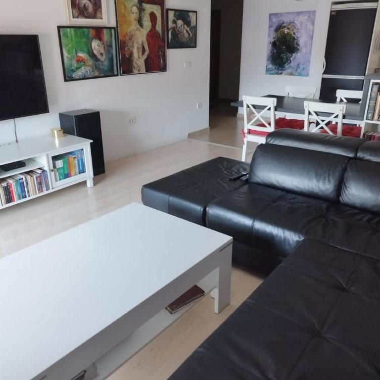 Udoban,luksuzno opremljen stan u Budvi - Apartman sa 2 Spavaće Sobe - 5