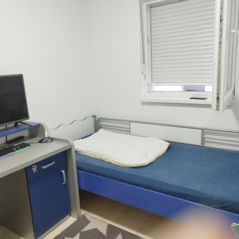 Udoban,luksuzno opremljen stan u Budvi - Apartman sa 2 Spavaće Sobe - 9