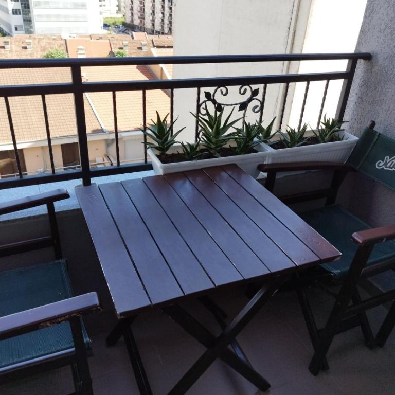 Udoban,luksuzno opremljen stan u Budvi - Apartman sa 2 Spavaće Sobe - 16