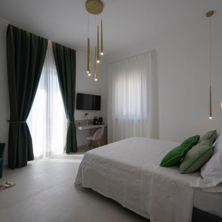 Dimora la Fenice Suite Smeraldo - Camera Deluxe Matrimoniale con Vista Mare - 4