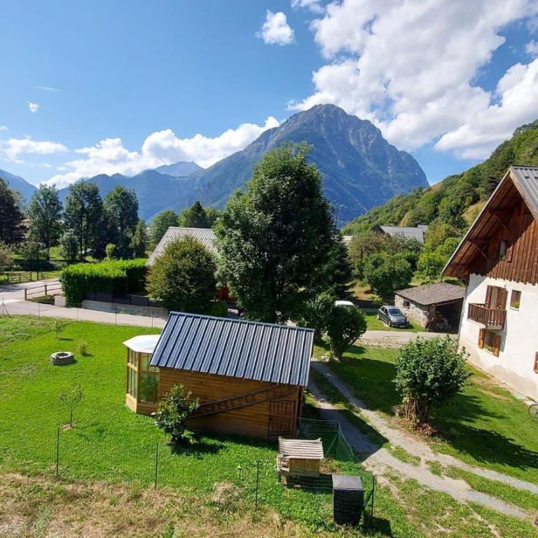 Mountain Gite Jasper for Cycle and Ski - 7 people - Appartement 3 Chambres - 14